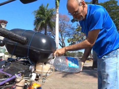 Conoce la motocicleta que puede recorrer hasta 500 kilómetros usando un solo litro de agua.