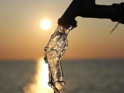 Producir agua potable a partir del aire ya es posible, y podría salvarnos de la sequía