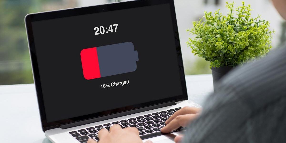 Cómo comprobar el estado de la batería de tu portátil en Windows 10 y trucos para alargar su vida útil