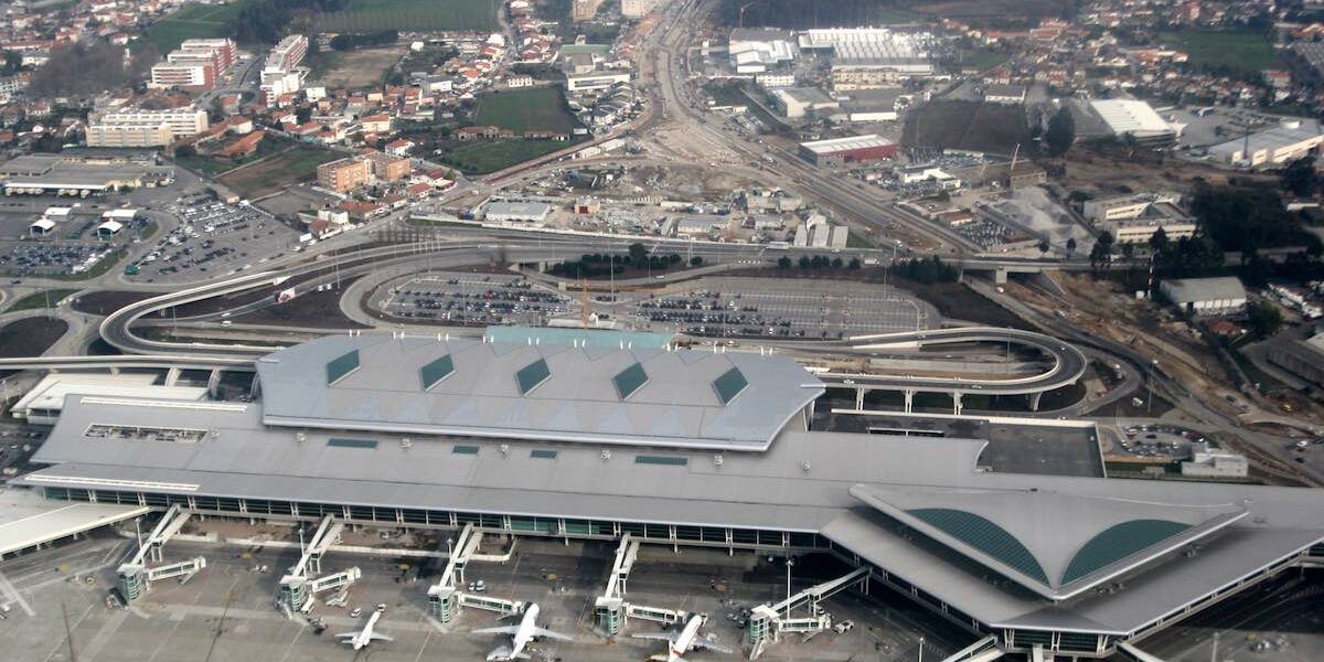 Si pusiéramos paneles solares en los aeropuertos, podríamos alimentar ciudades enteras
